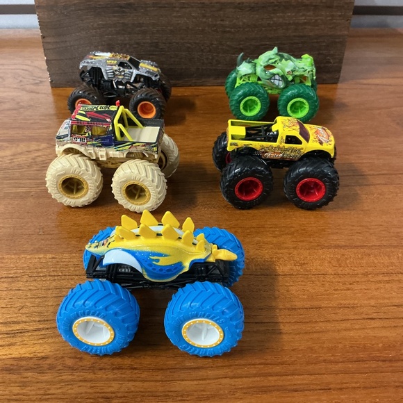 Hot Wheels Monster Truck Fried Up Carbonator Land Rover Buns of Steel Lot Of 10 - Picture 2 of 7